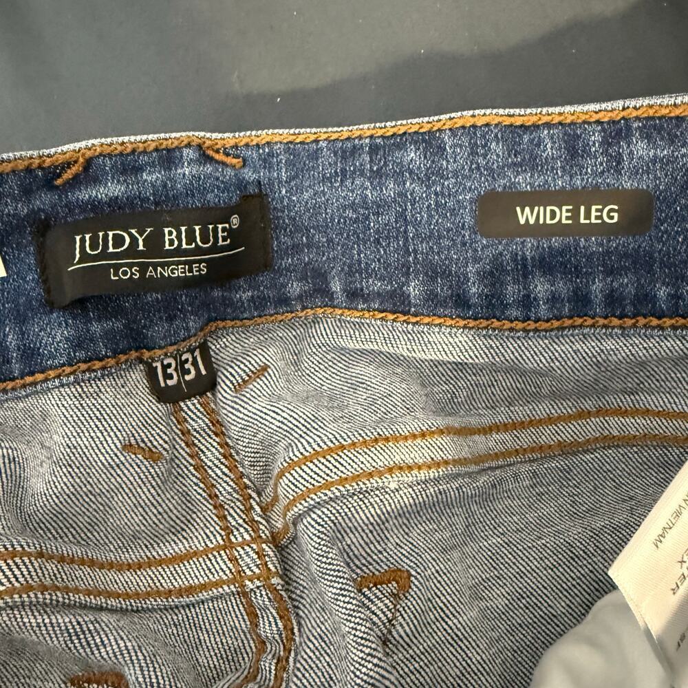 Judy Blue Baylor High Rise Button Detail Wide Leg Jean, Indigo, 13/31 - Picture 5 of 7